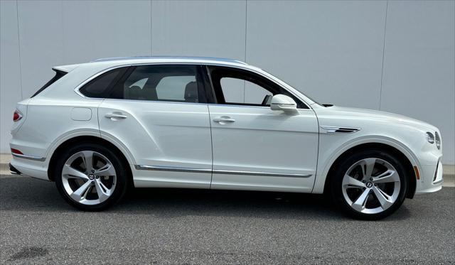 used 2023 Bentley Bentayga Hybrid car, priced at $195,500