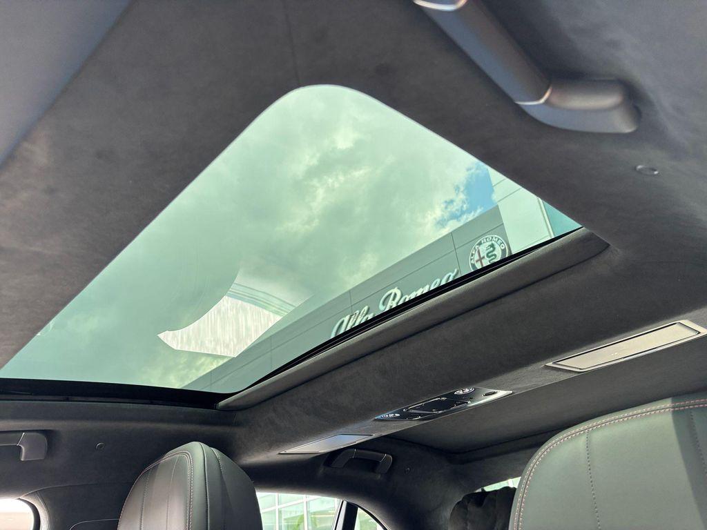 new 2025 Bentley Flying Spur car, priced at $306,605