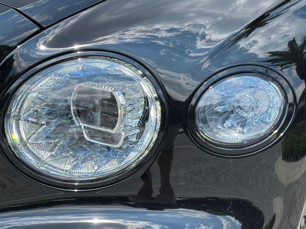 new 2025 Bentley Flying Spur car, priced at $306,605