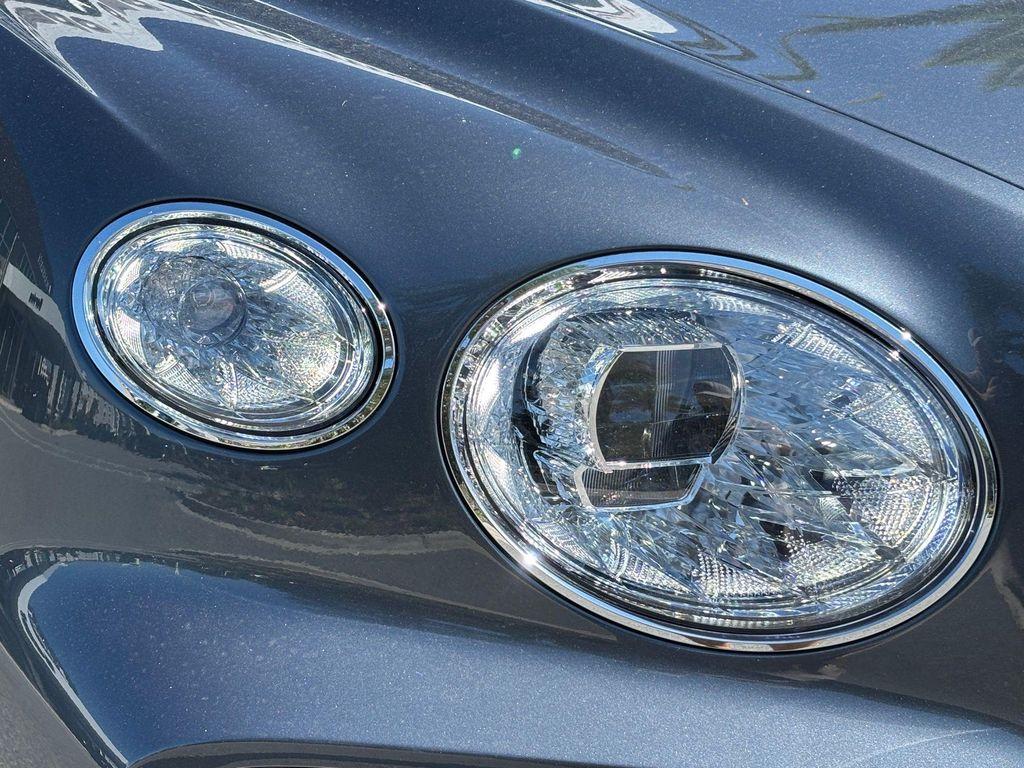 new 2025 Bentley Bentayga EWB car, priced at $263,440