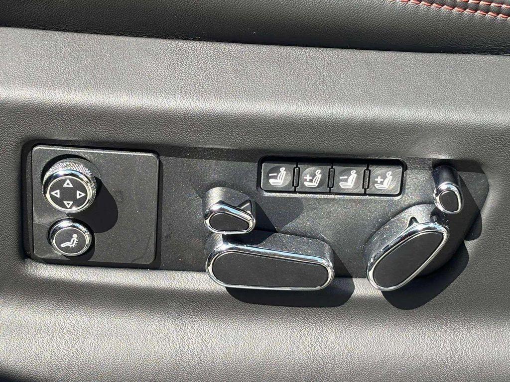 new 2025 Bentley Bentayga car, priced at $290,790