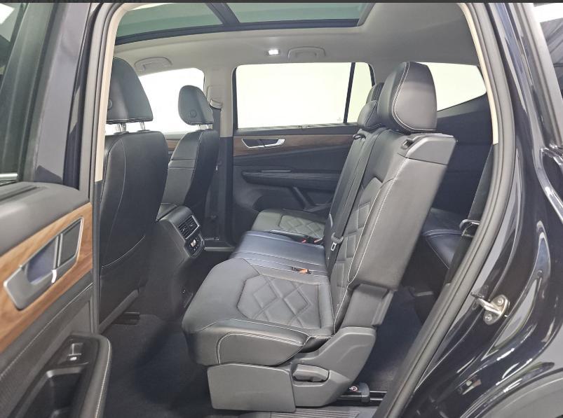 used 2024 Volkswagen Atlas car, priced at $32,990