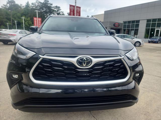 used 2024 Toyota Highlander car, priced at $43,720