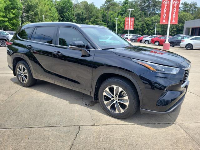 used 2023 Toyota Highlander car, priced at $40,930