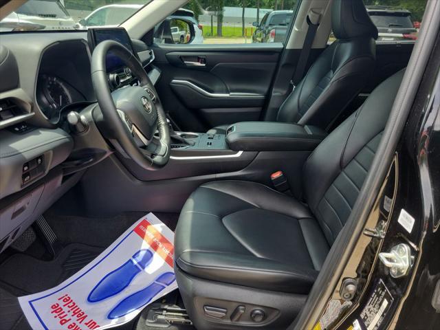used 2023 Toyota Highlander car, priced at $40,930