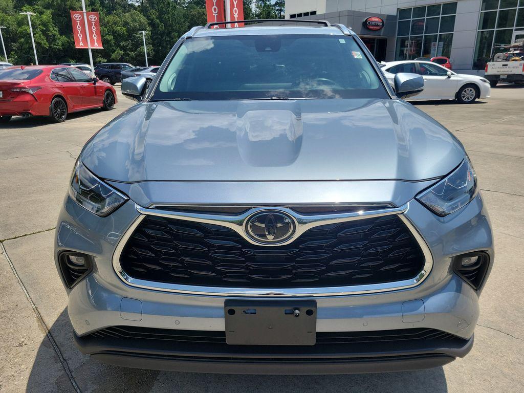 used 2023 Toyota Highlander car, priced at $37,424