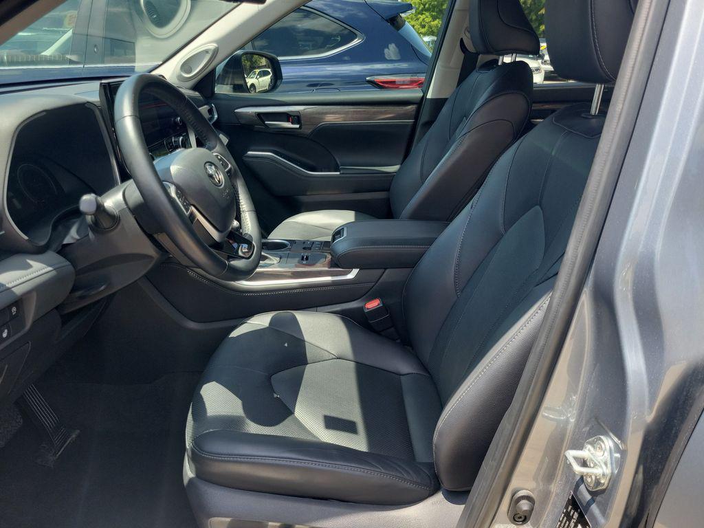 used 2023 Toyota Highlander car, priced at $37,424
