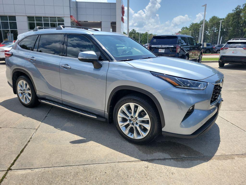 used 2023 Toyota Highlander car, priced at $37,424