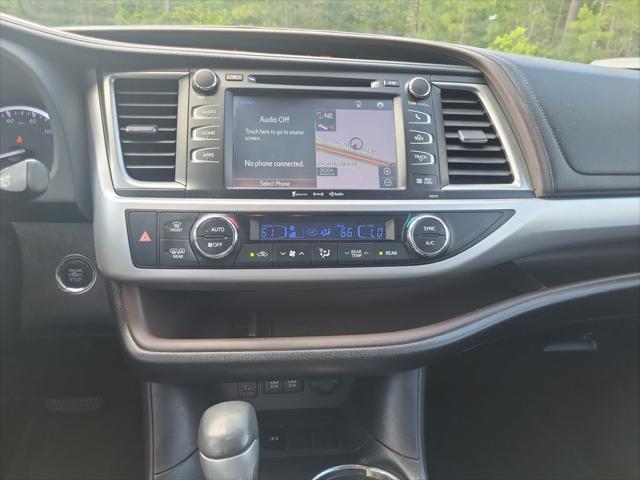 used 2018 Toyota Highlander car, priced at $19,789