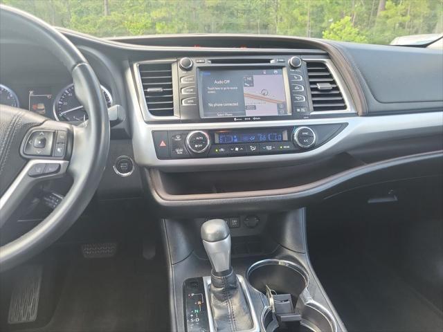 used 2018 Toyota Highlander car, priced at $19,789