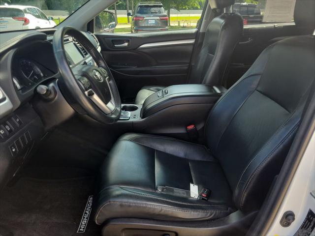 used 2018 Toyota Highlander car, priced at $19,789