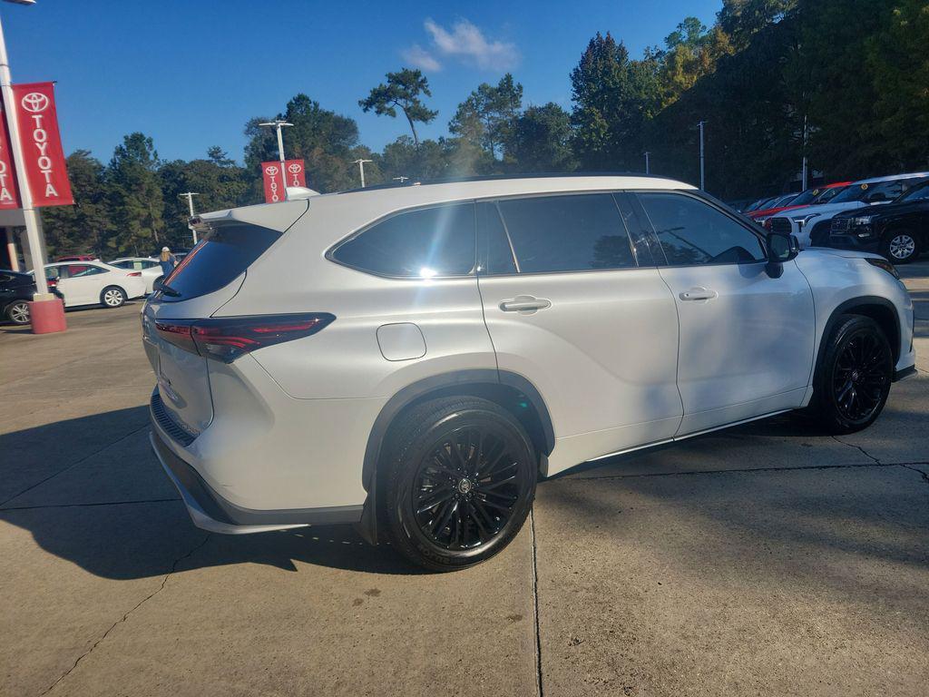 used 2024 Toyota Highlander car, priced at $41,819