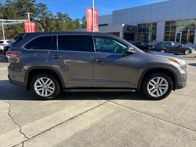 used 2015 Toyota Highlander car, priced at $17,516