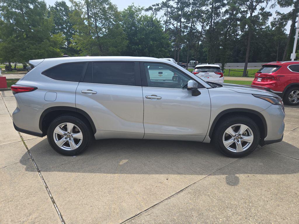 used 2023 Toyota Highlander car, priced at $31,707