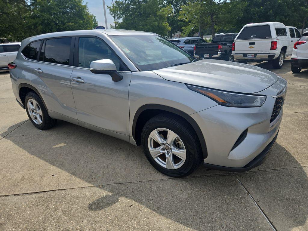 used 2023 Toyota Highlander car, priced at $31,707