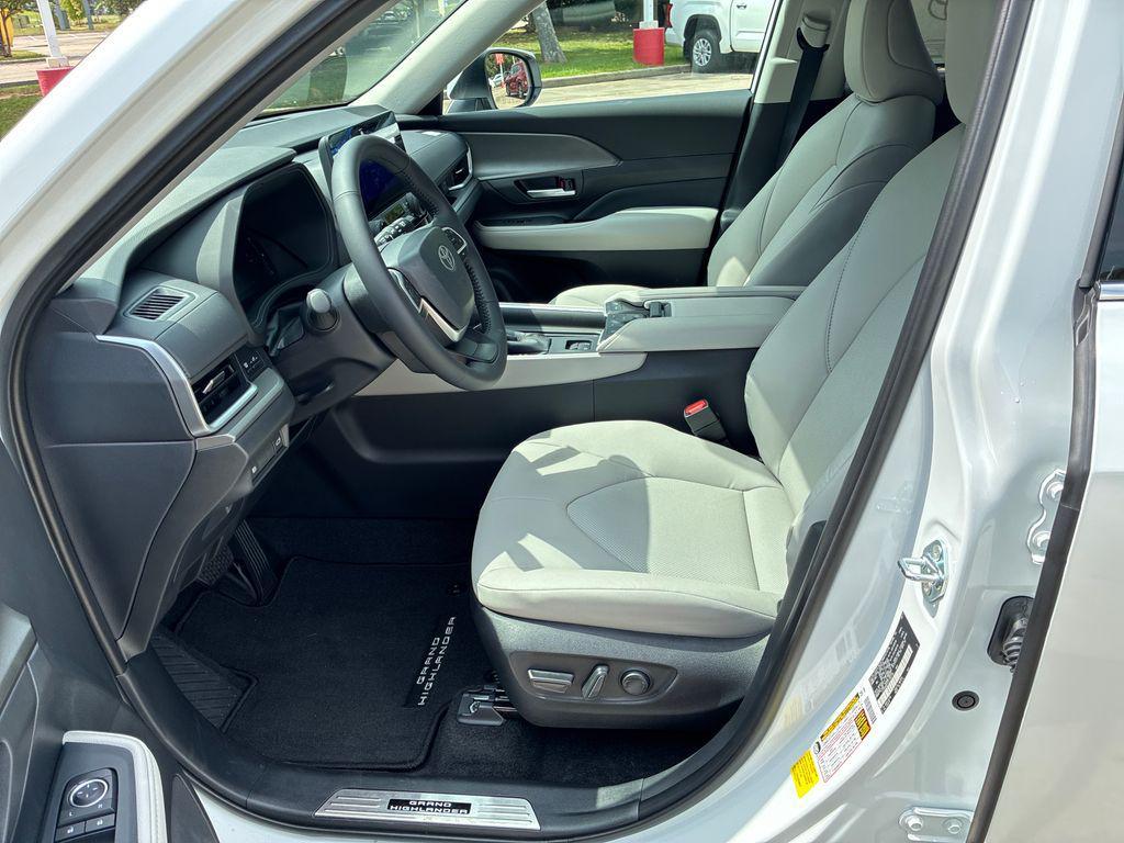 new 2025 Toyota Grand Highlander car, priced at $52,308