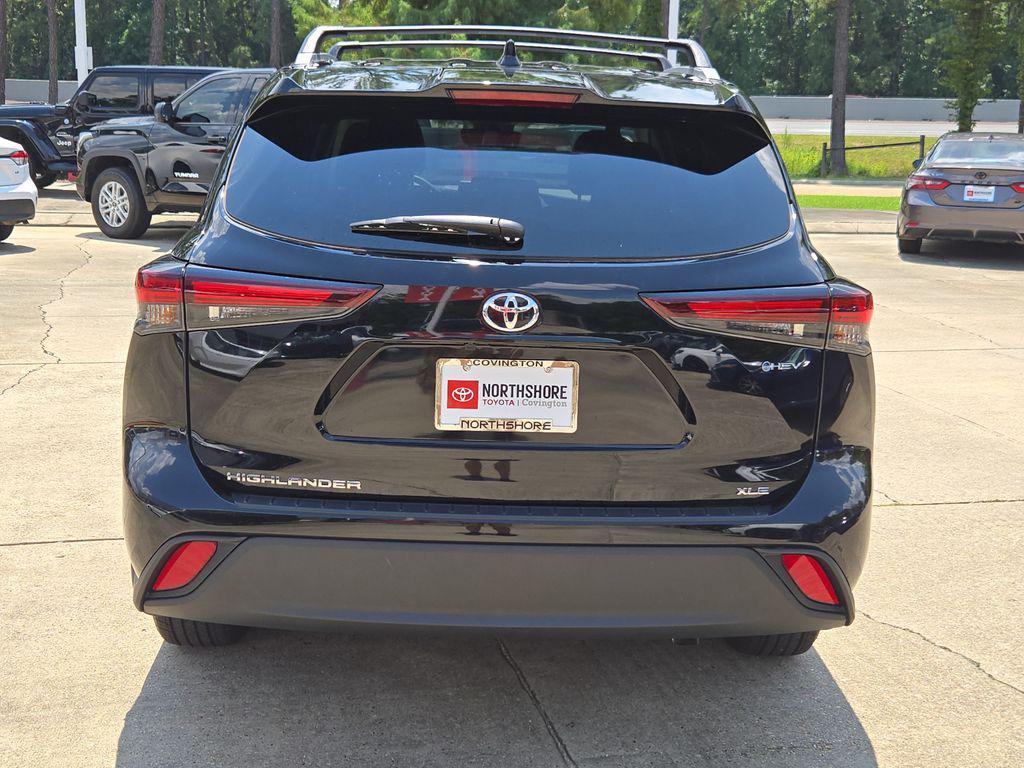 used 2025 Toyota Highlander Hybrid car, priced at $45,447