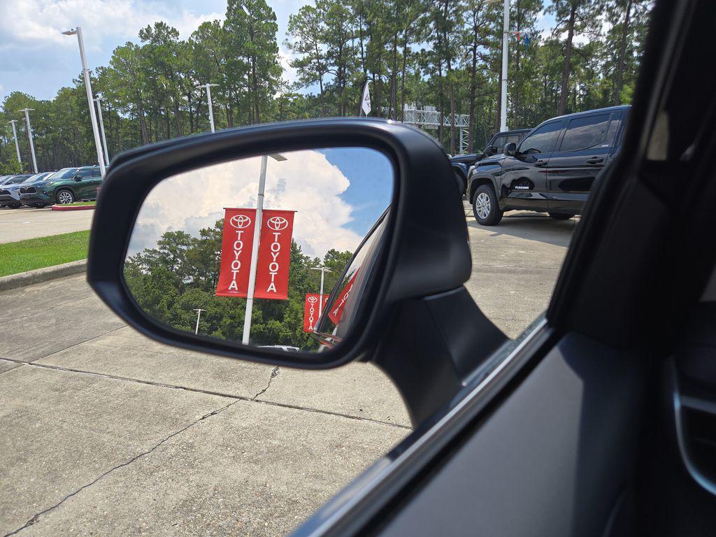 used 2025 Toyota Highlander Hybrid car, priced at $45,447