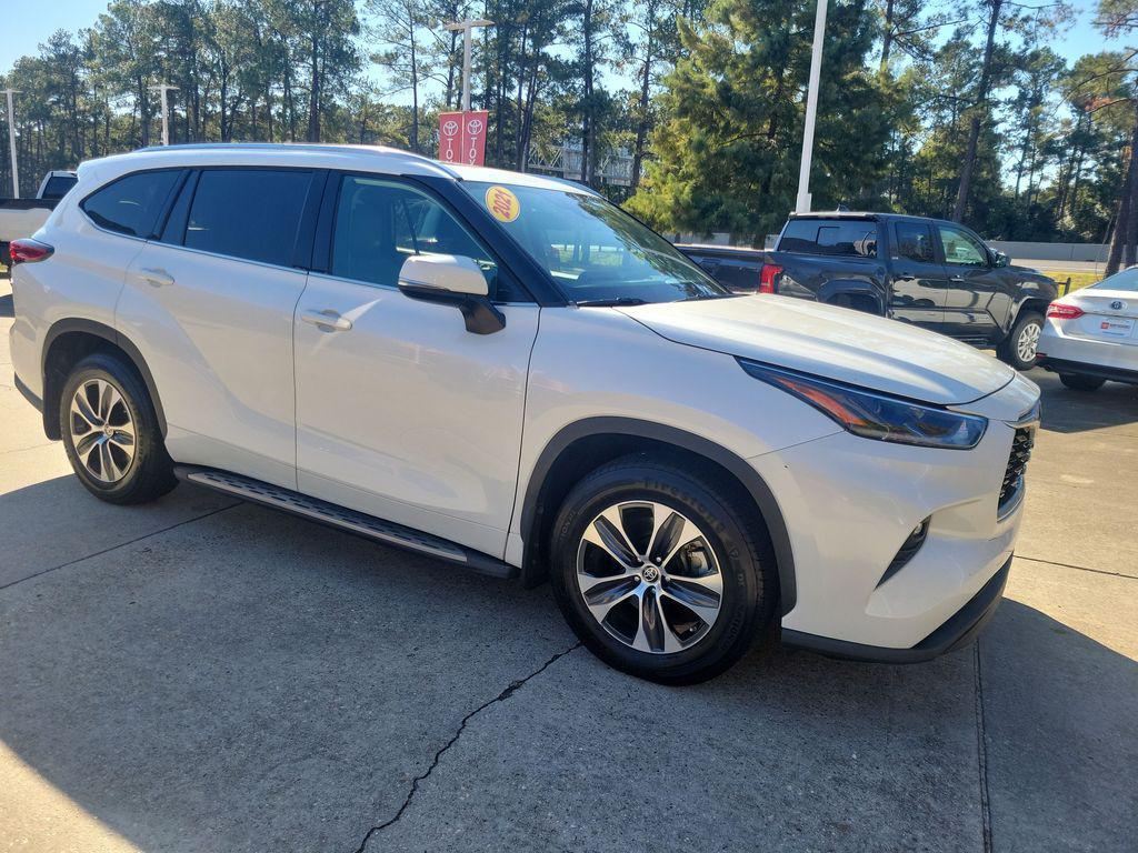 used 2021 Toyota Highlander car, priced at $27,934