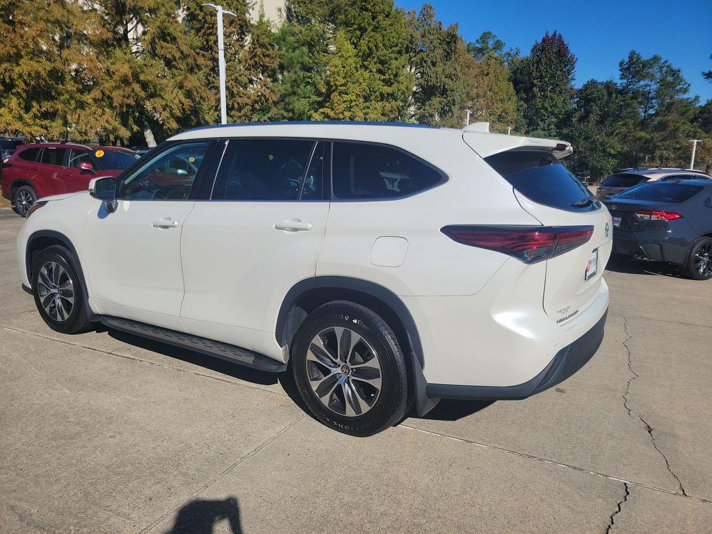 used 2021 Toyota Highlander car, priced at $27,934