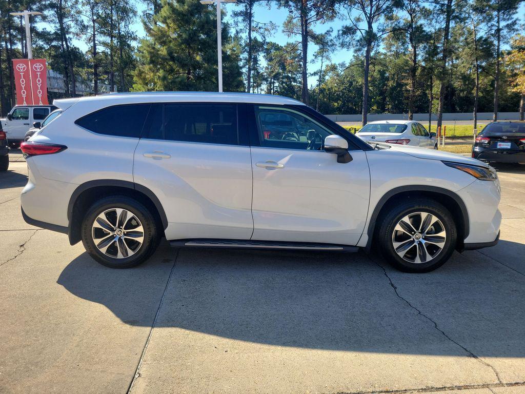 used 2021 Toyota Highlander car, priced at $27,934