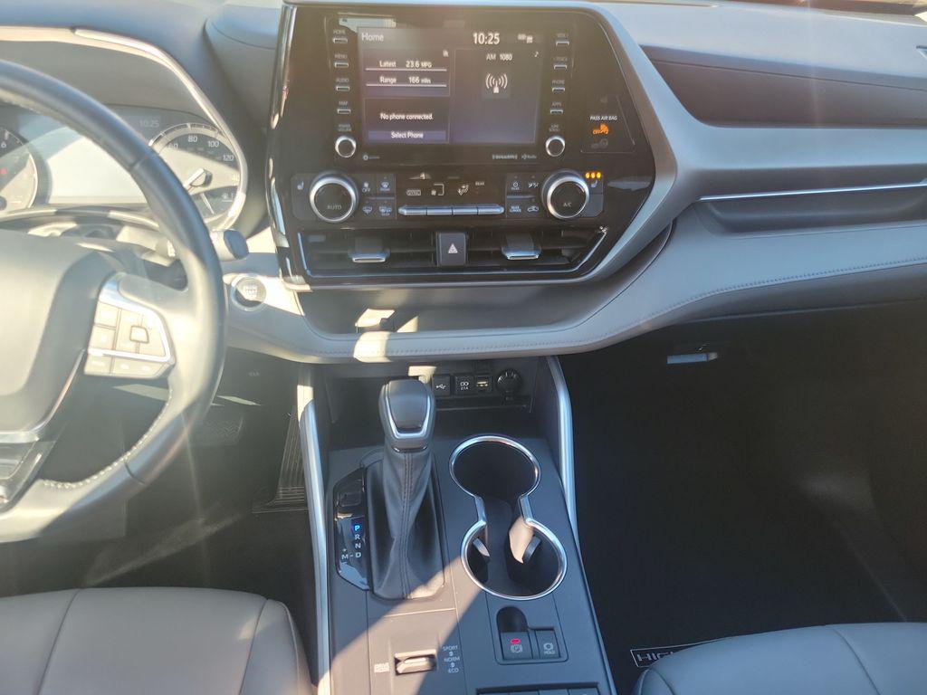 used 2021 Toyota Highlander car, priced at $27,934