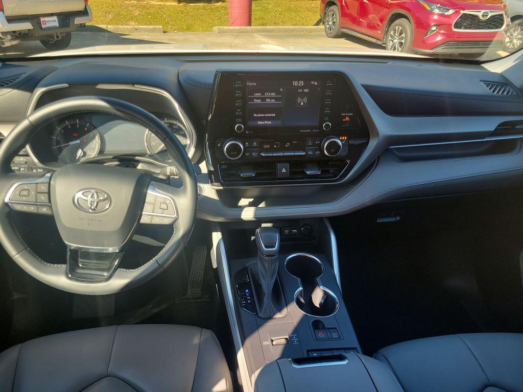 used 2021 Toyota Highlander car, priced at $27,934