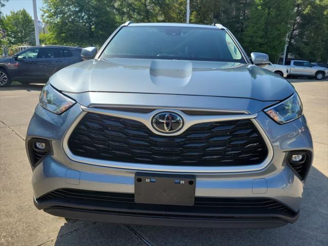 used 2023 Toyota Highlander car, priced at $40,215