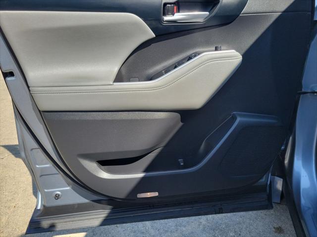 used 2023 Toyota Highlander car, priced at $40,215