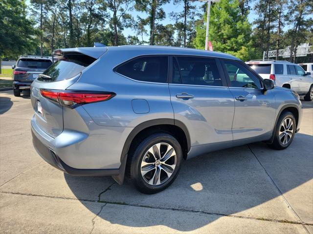 used 2023 Toyota Highlander car, priced at $40,215