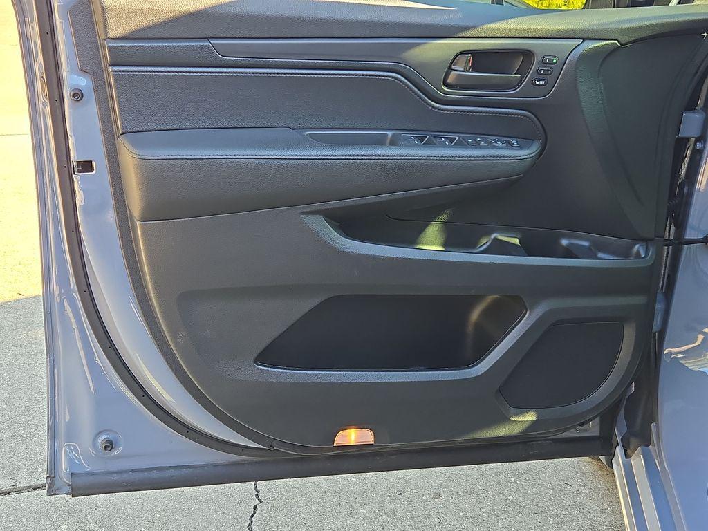 used 2024 Honda Odyssey car, priced at $35,421