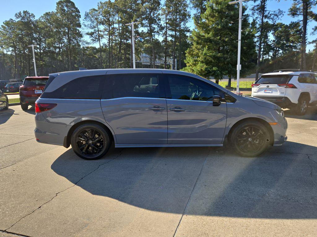 used 2024 Honda Odyssey car, priced at $35,421