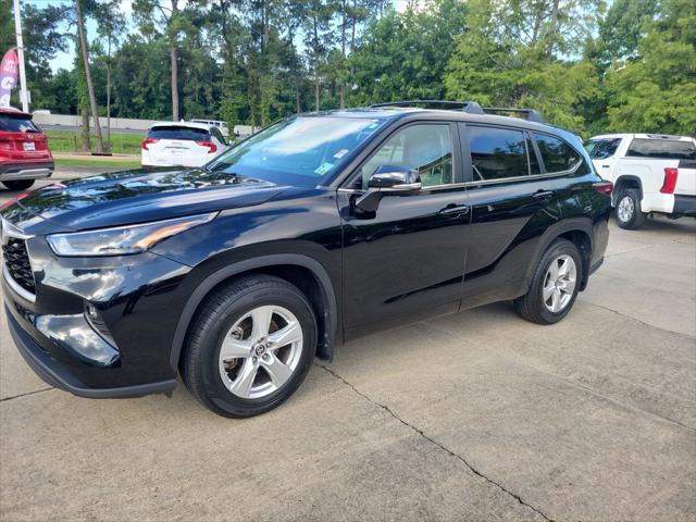 used 2023 Toyota Highlander car, priced at $34,996