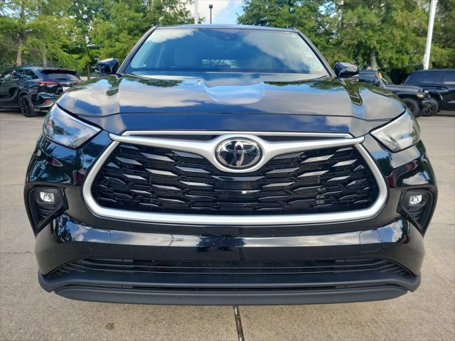used 2023 Toyota Highlander car, priced at $34,996