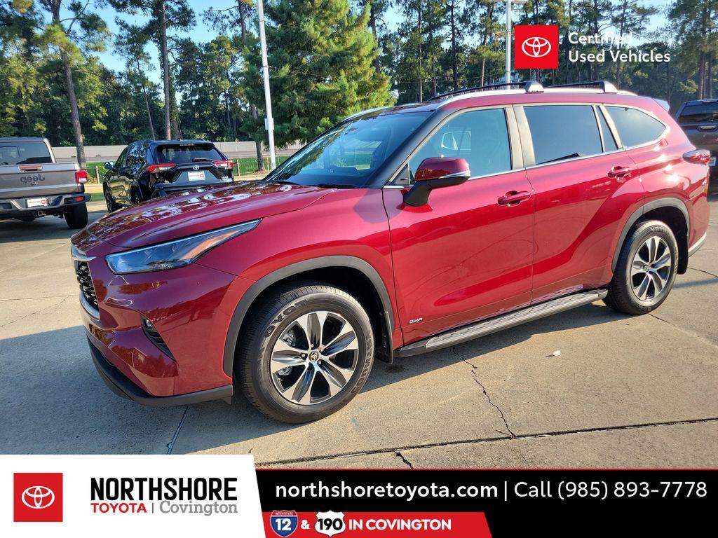 used 2025 Toyota Highlander Hybrid car, priced at $49,718