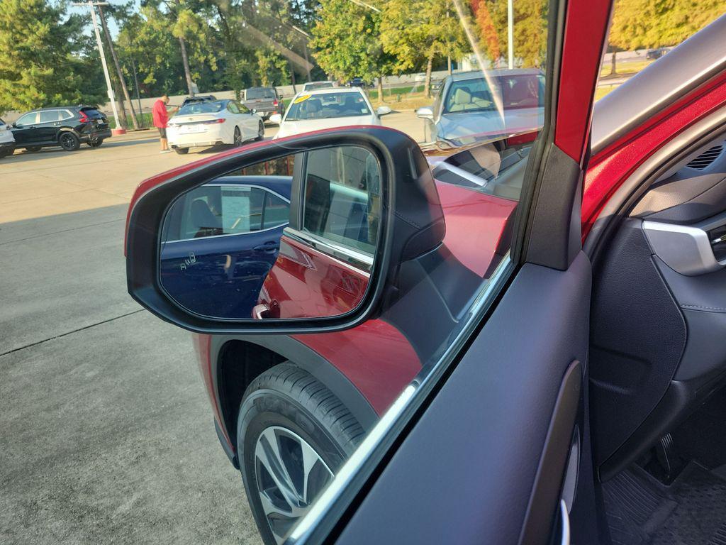 used 2025 Toyota Highlander Hybrid car, priced at $47,096