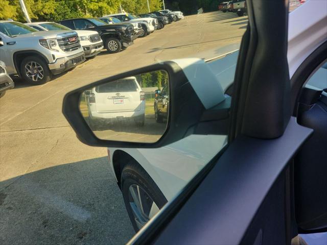 used 2022 Chevrolet Equinox car, priced at $21,271