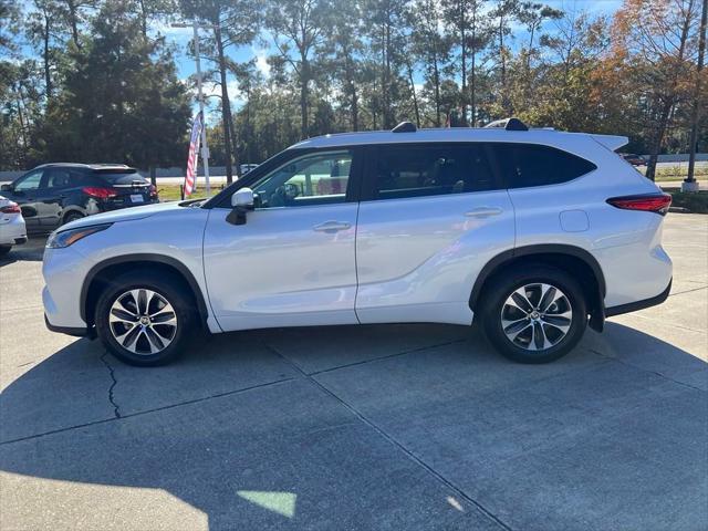 used 2023 Toyota Highlander car, priced at $41,084