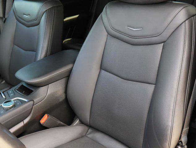 used 2022 Cadillac XT5 car, priced at $30,977