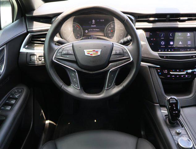 used 2022 Cadillac XT5 car, priced at $30,977