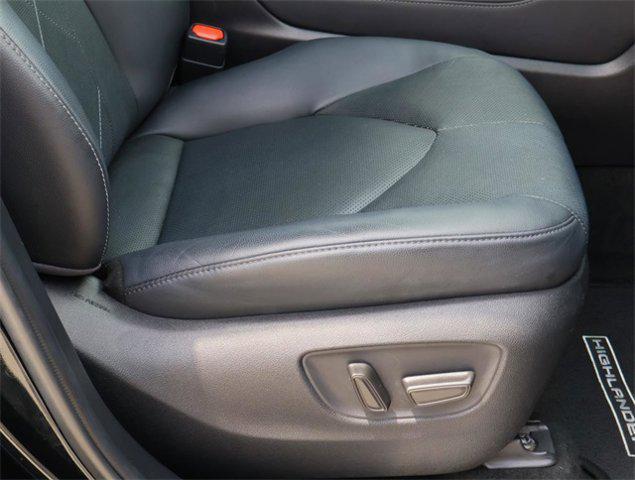 used 2021 Toyota Highlander car, priced at $33,933