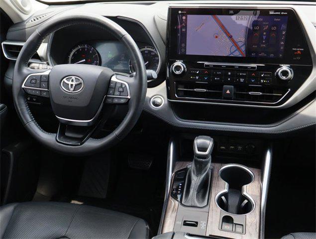 used 2021 Toyota Highlander car, priced at $33,933
