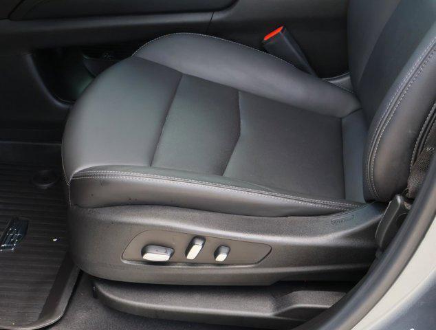 used 2022 Cadillac XT5 car, priced at $25,933
