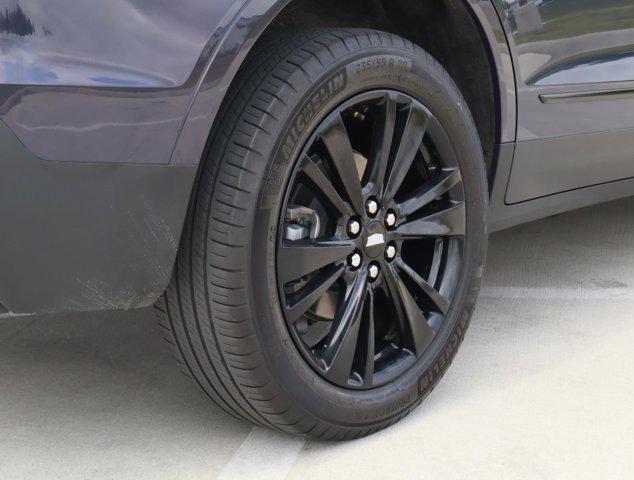 used 2024 Cadillac XT5 car, priced at $41,944
