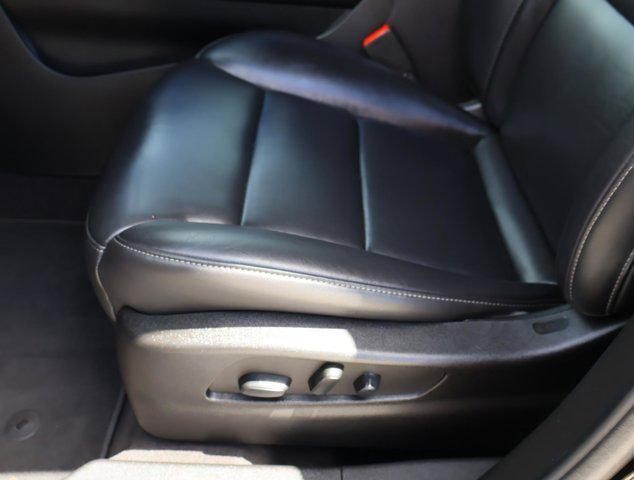 used 2022 Cadillac XT4 car, priced at $27,911
