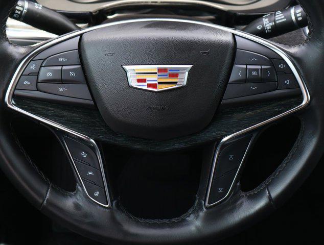 used 2022 Cadillac XT5 car, priced at $28,944