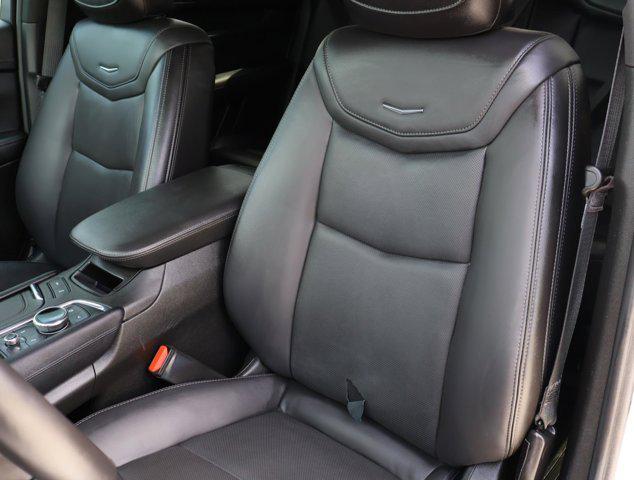 used 2022 Cadillac XT5 car, priced at $28,944