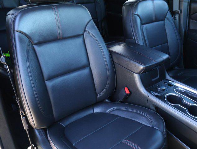 used 2023 Chevrolet Traverse car, priced at $31,966