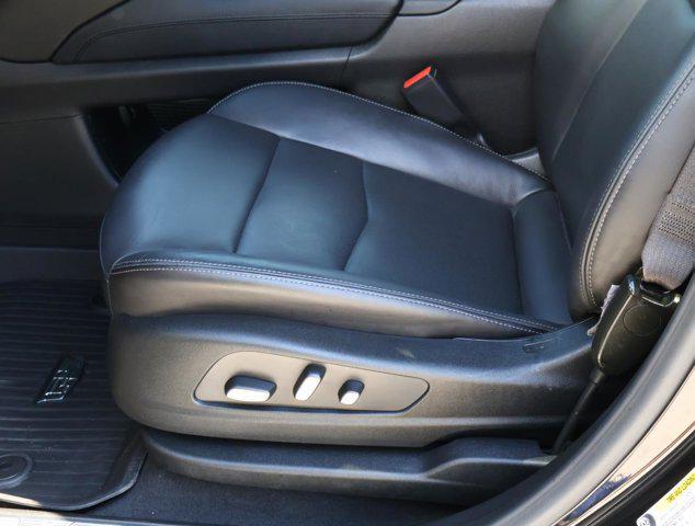 used 2024 Cadillac XT5 car, priced at $38,966