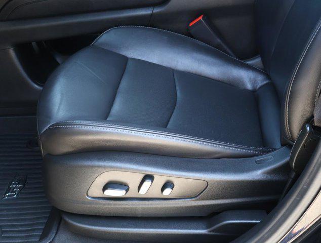 used 2023 Cadillac XT6 car, priced at $36,966